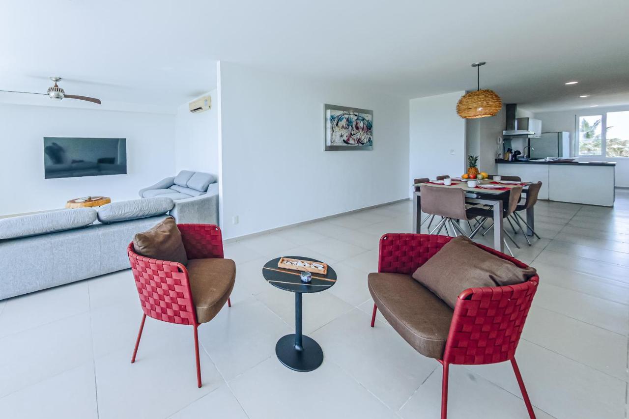 New Beachfront Luxury Apartments カンクン エクステリア 写真