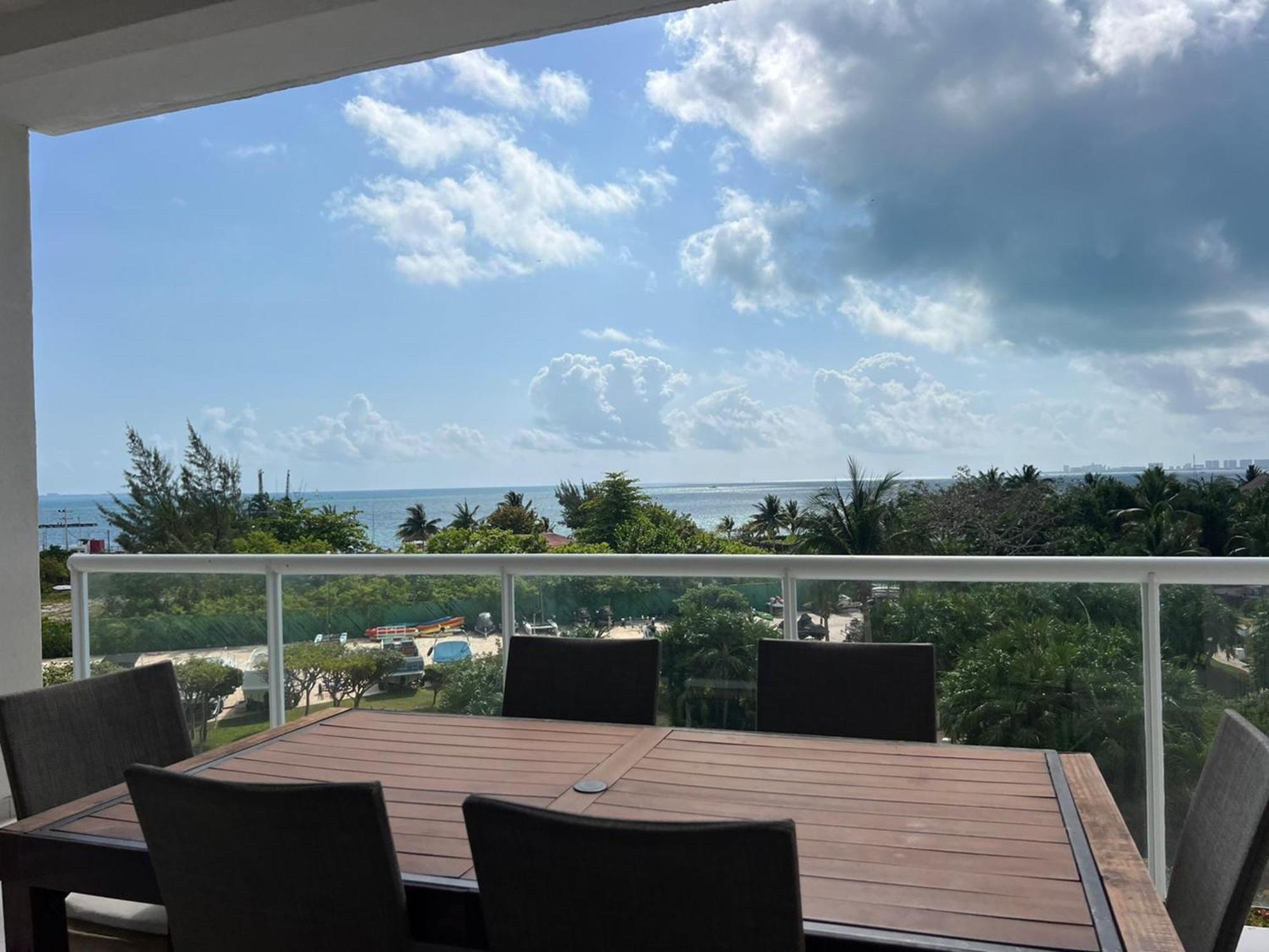 New Beachfront Luxury Apartments カンクン エクステリア 写真