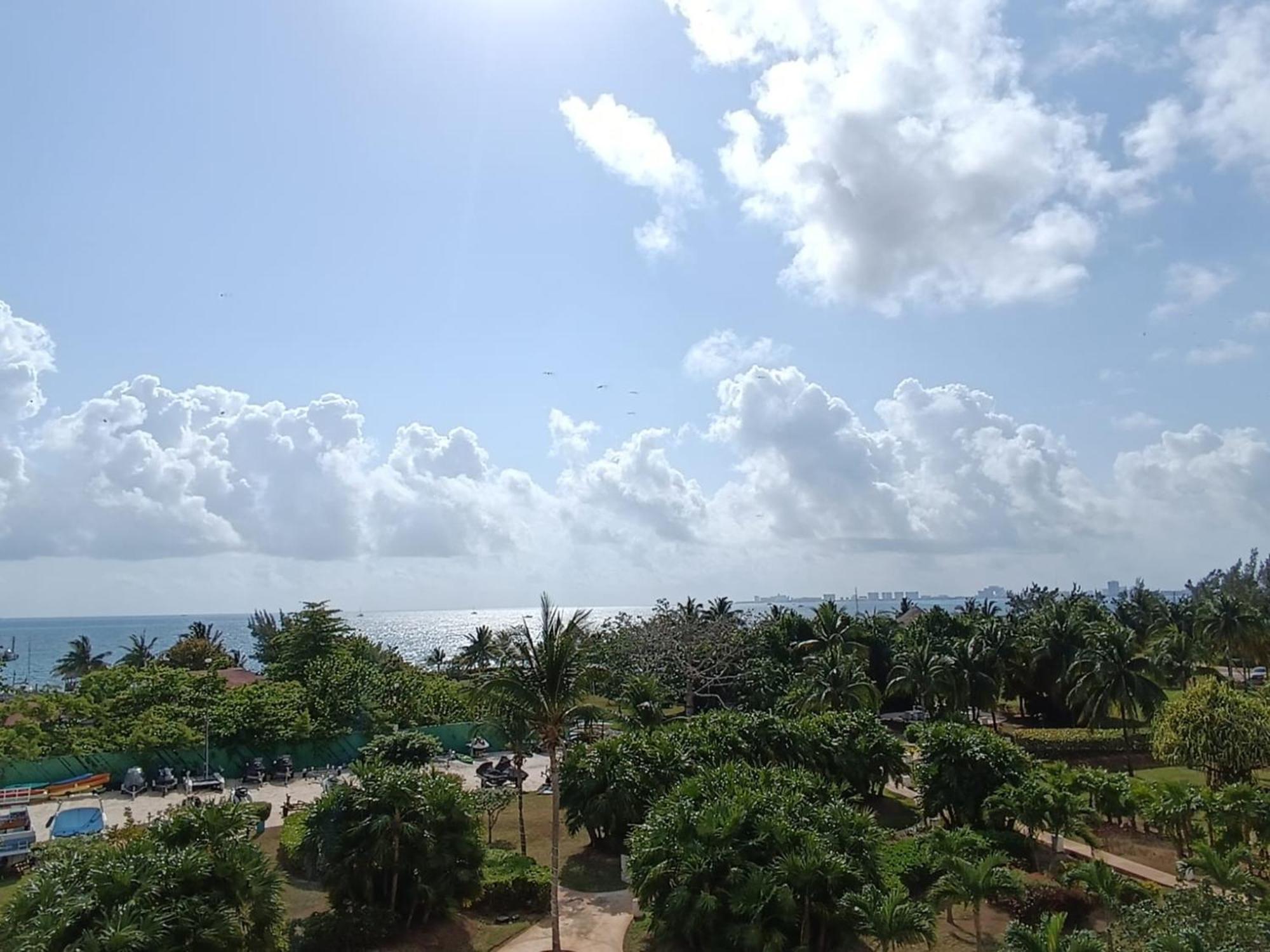 New Beachfront Luxury Apartments カンクン エクステリア 写真