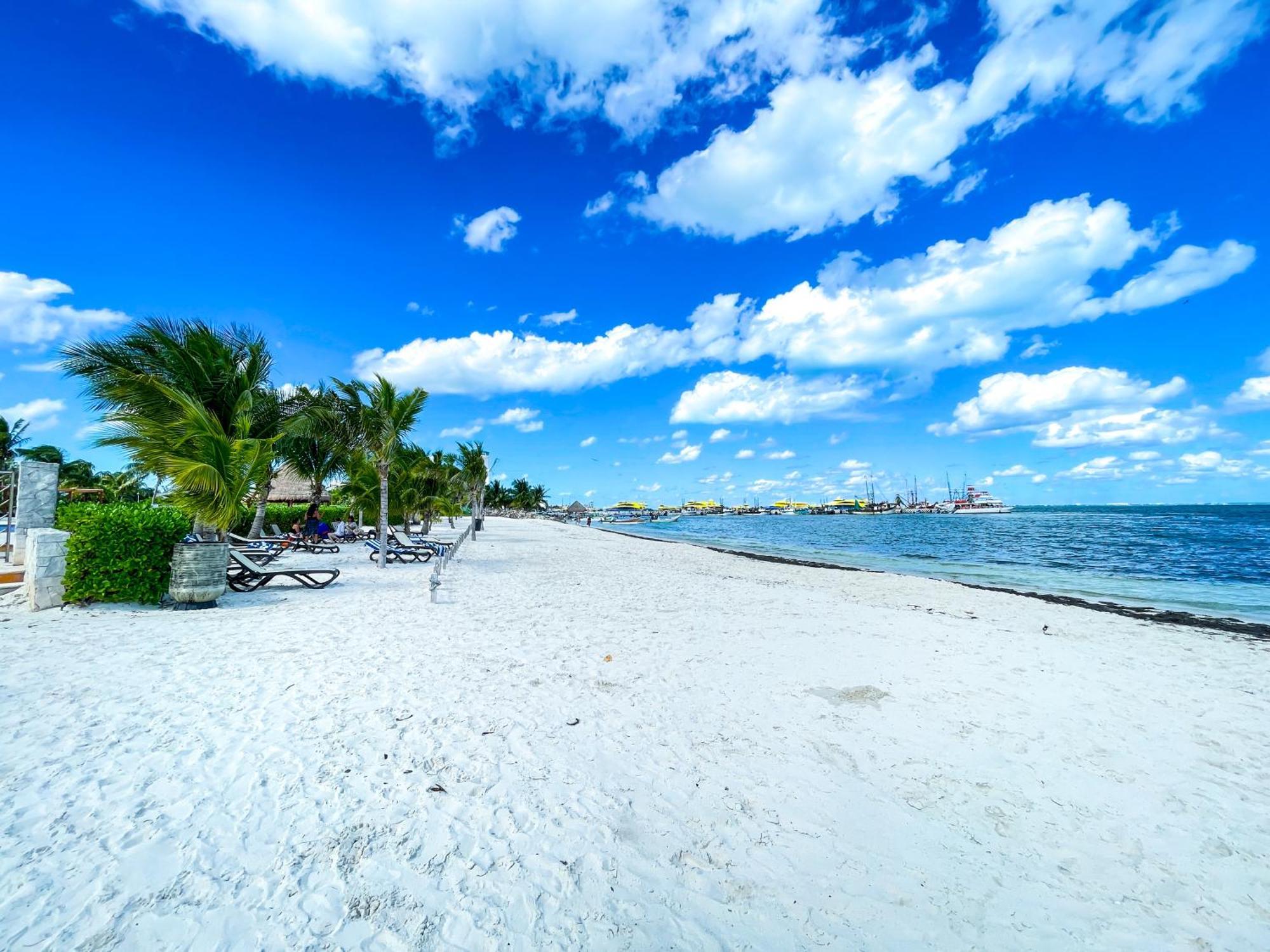 New Beachfront Luxury Apartments カンクン エクステリア 写真