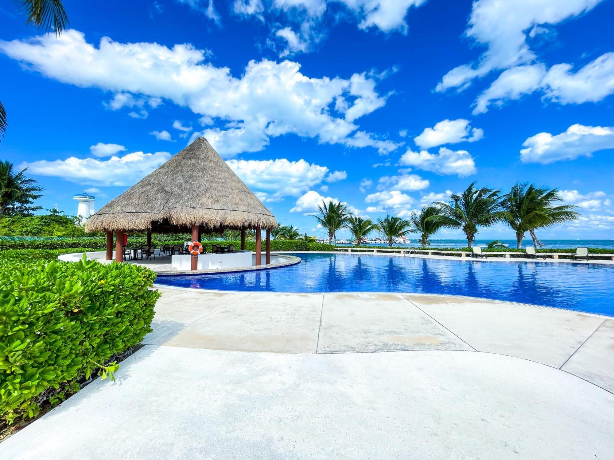 New Beachfront Luxury Apartments カンクン エクステリア 写真