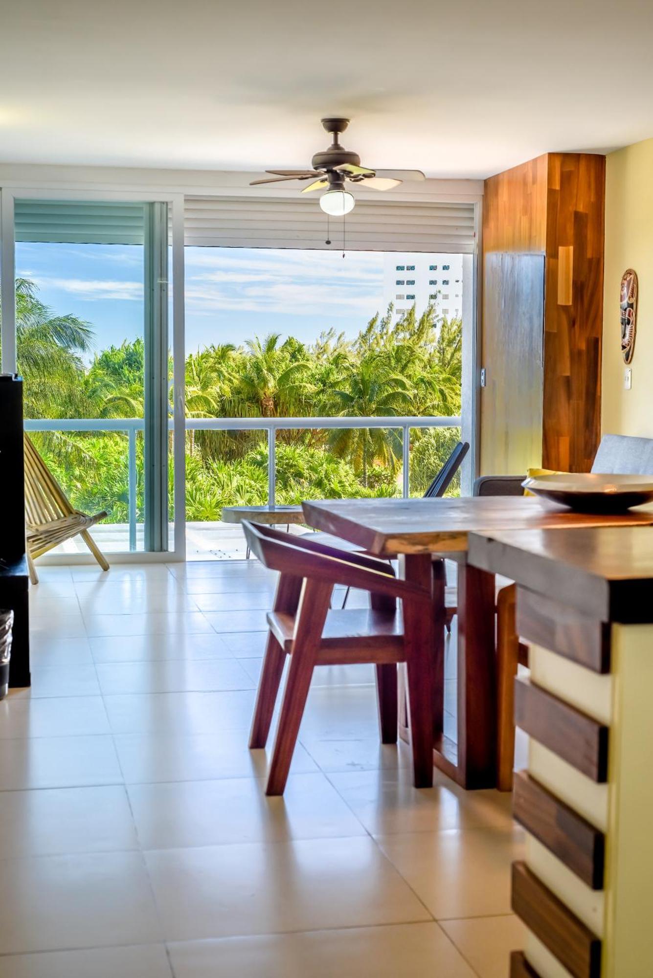 New Beachfront Luxury Apartments カンクン エクステリア 写真