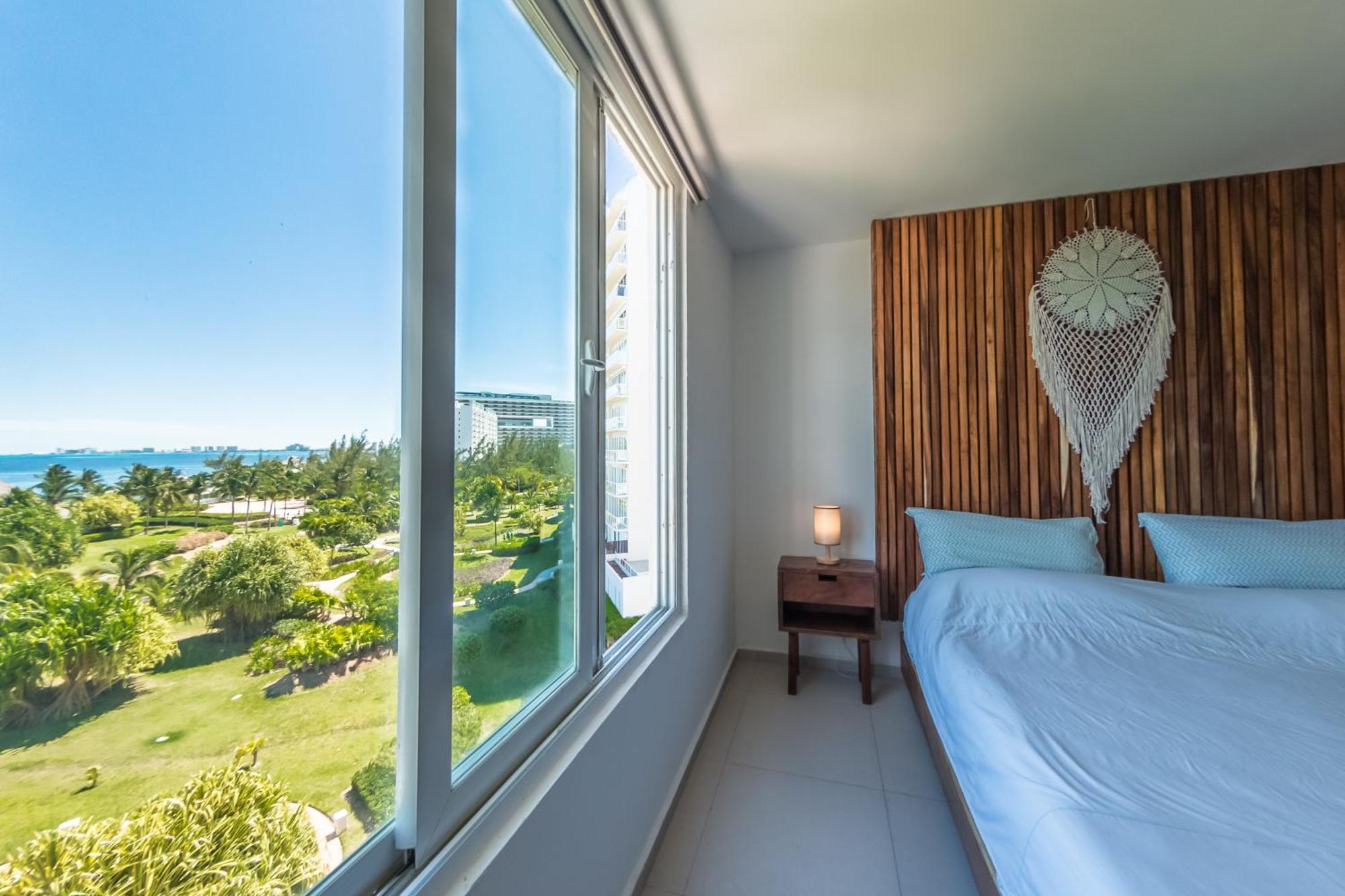 New Beachfront Luxury Apartments カンクン エクステリア 写真