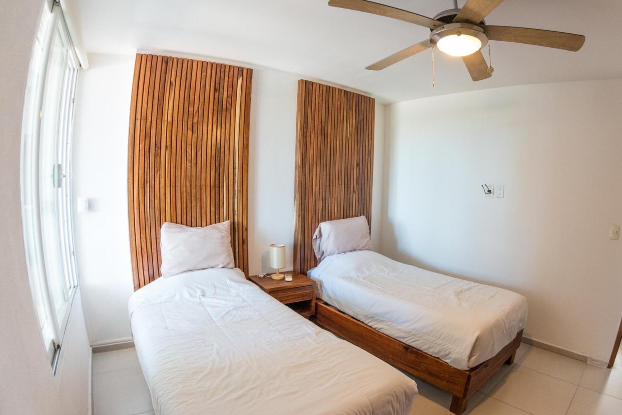New Beachfront Luxury Apartments カンクン エクステリア 写真