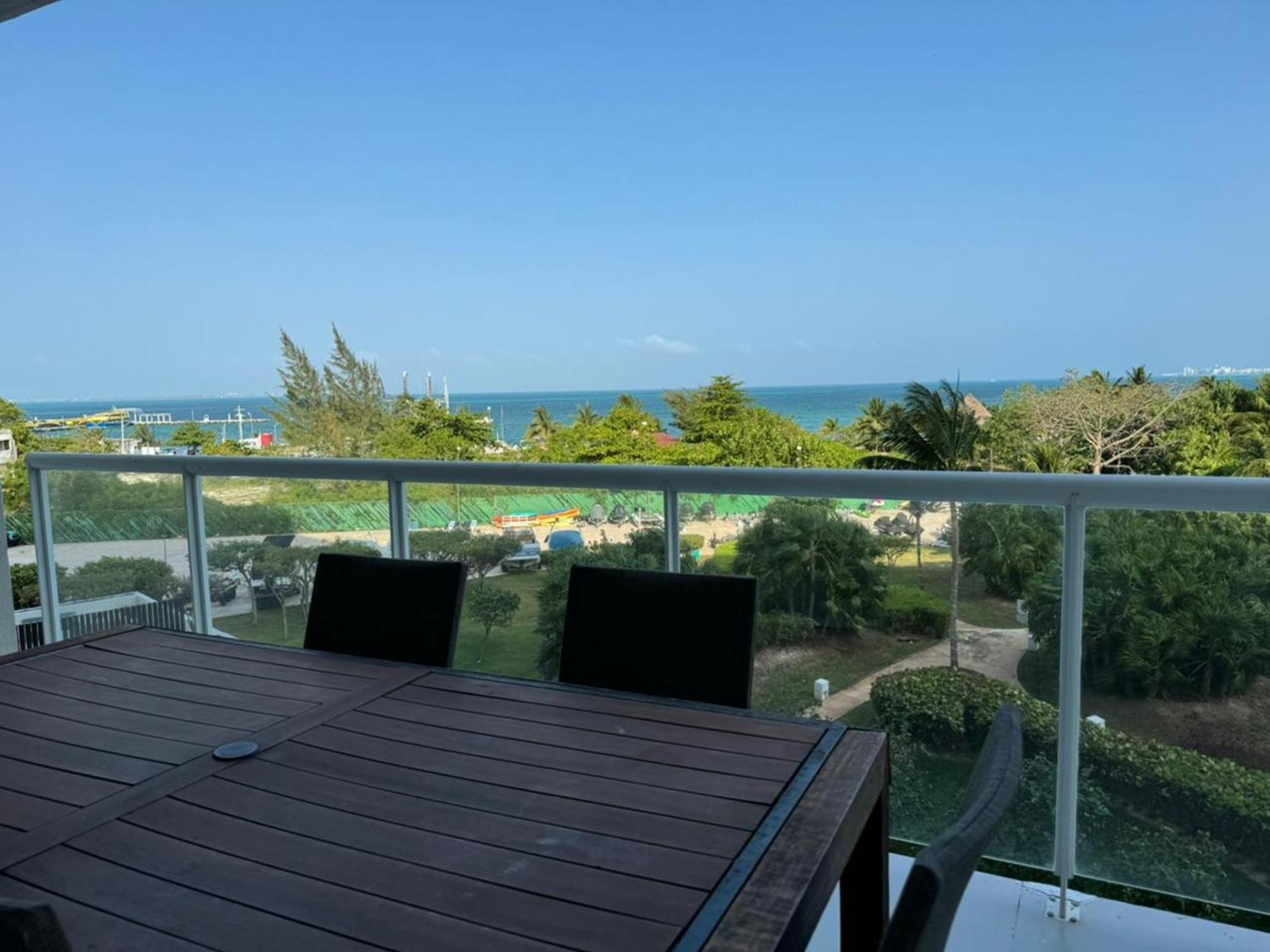 New Beachfront Luxury Apartments カンクン エクステリア 写真