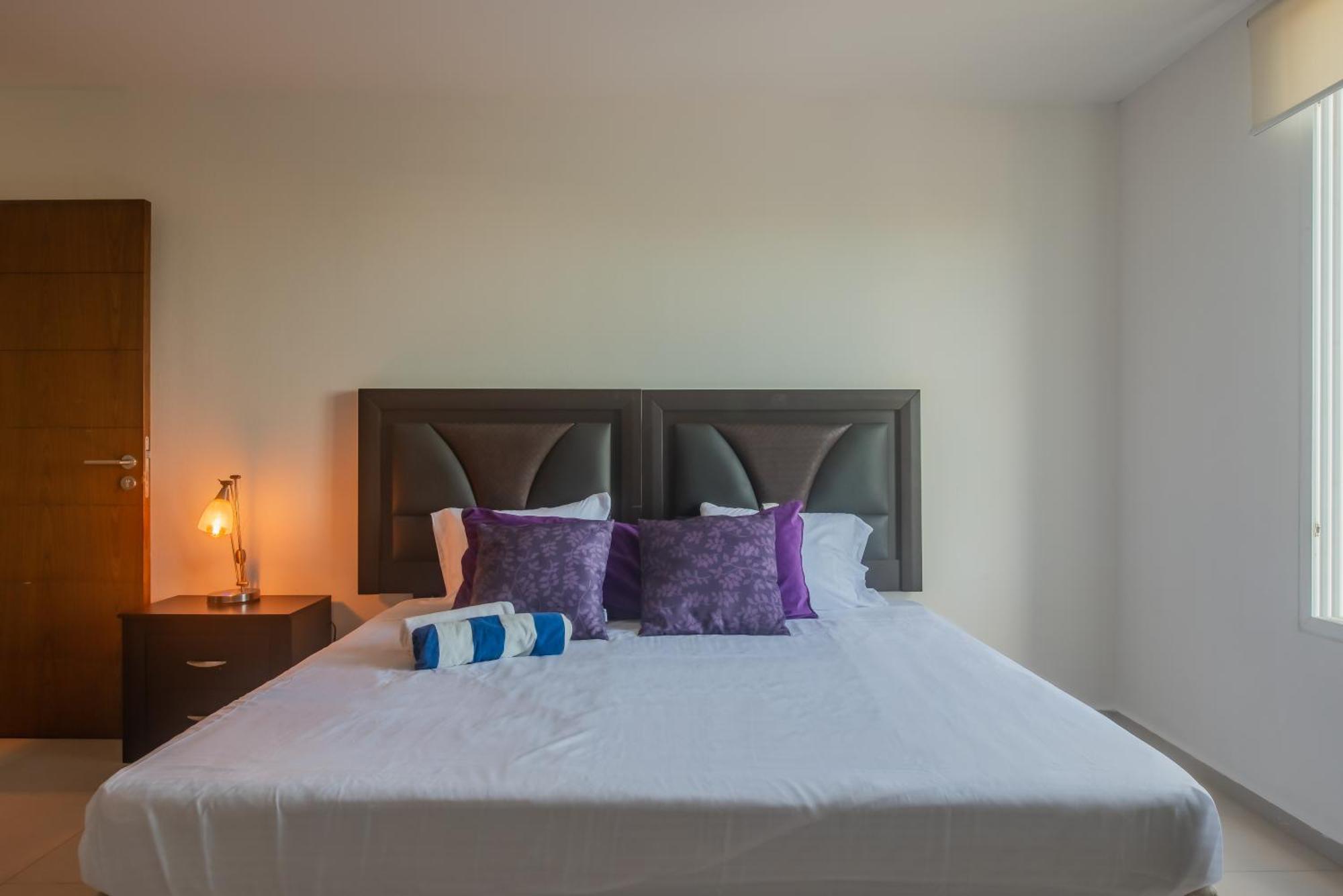 New Beachfront Luxury Apartments カンクン エクステリア 写真