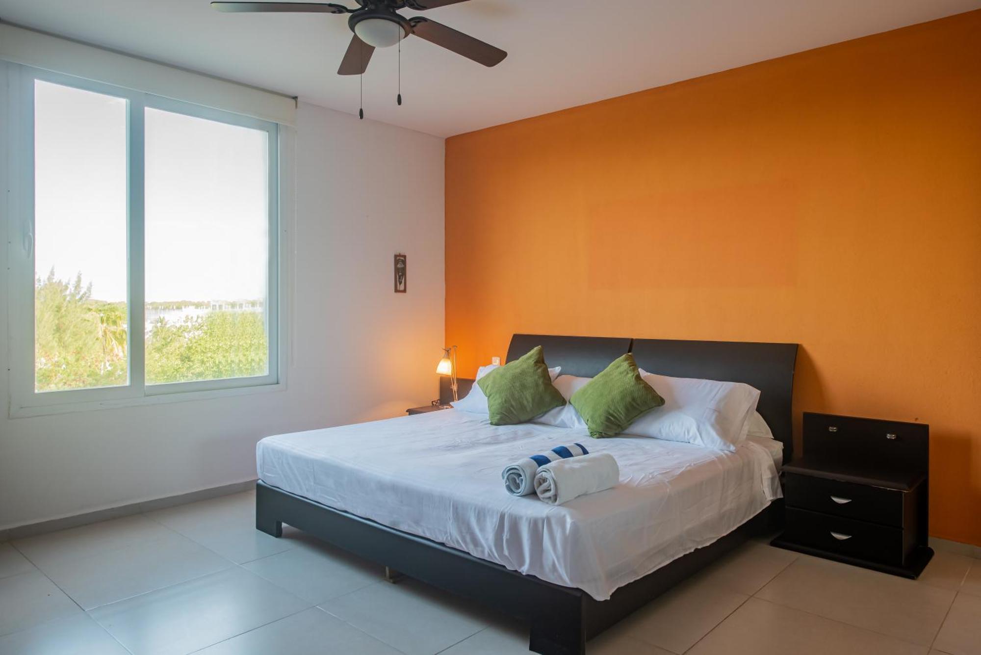 New Beachfront Luxury Apartments カンクン エクステリア 写真