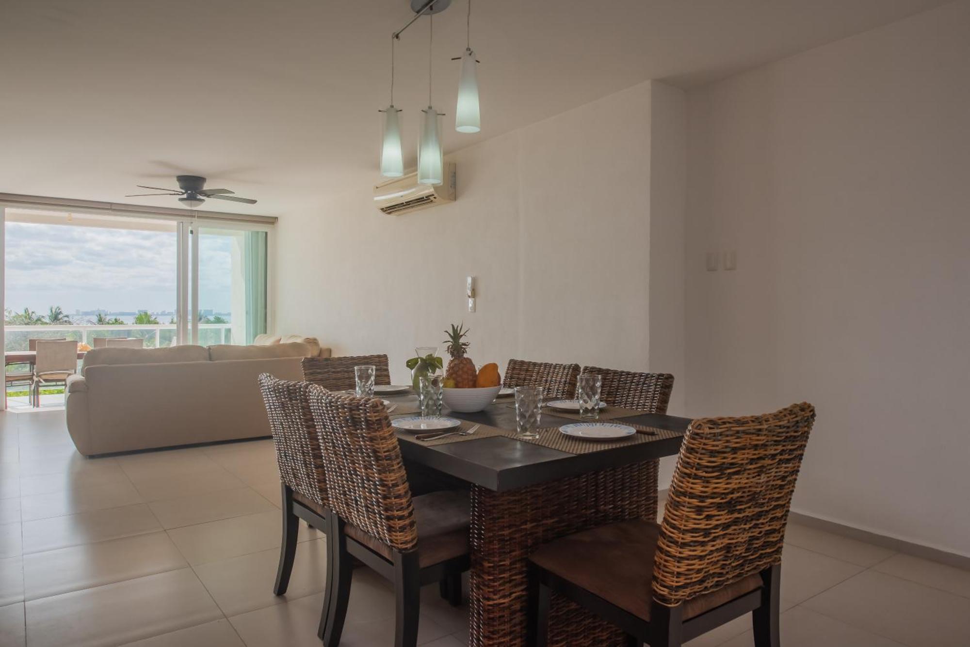 New Beachfront Luxury Apartments カンクン エクステリア 写真
